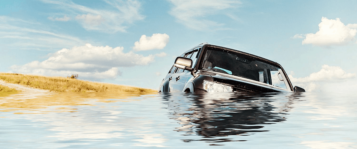 how to escape sinking drowning car vehicle